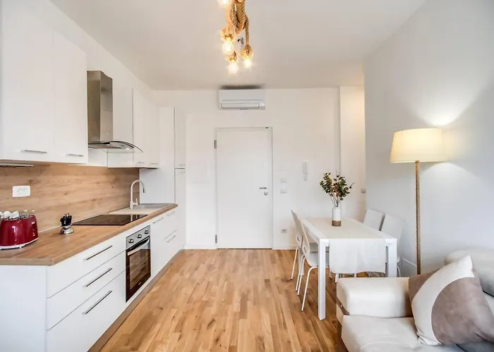 Naos Close Popolo Square Apartamento
